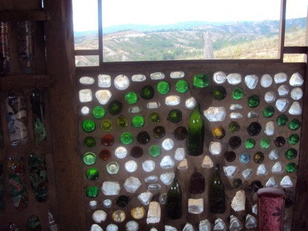 Pared con material reciclable